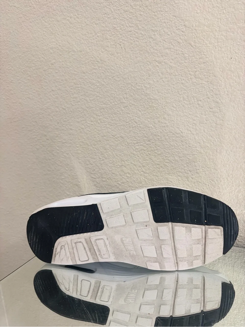 Nike airmax  size 7Y White and Black Low-Top Sneakers